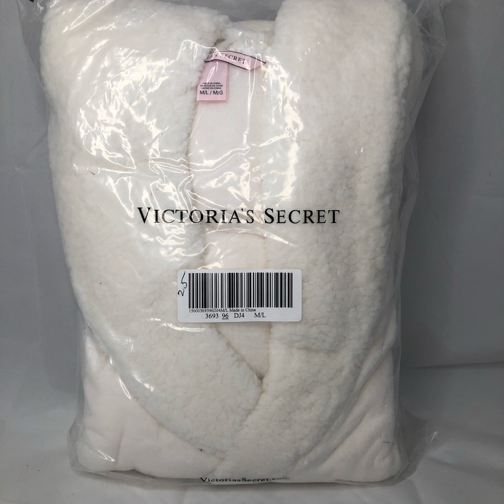 Victoria’s Secret The Cozy Sherpa Long Robe